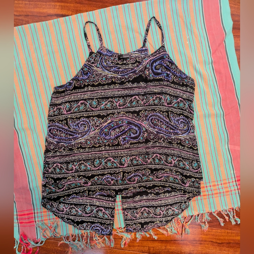 The Limited Sleeveless Patterned Top